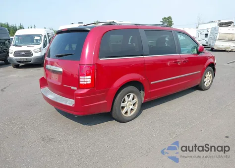 2009 Chrysler Town & Country Touring из США, поврежденный, VIN 2A8HR54179R678555